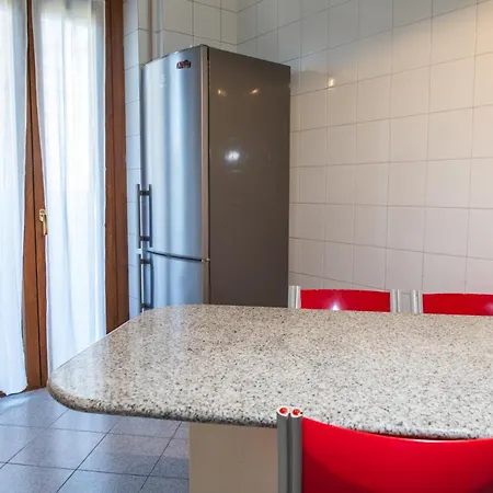 Ampio Con Terrazzo, 3 E 2 Bagni A 2 Passi Dalla Metro Apartmán *