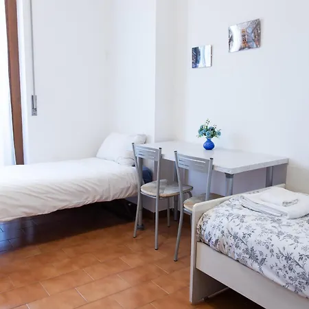 Ampio Con Terrazzo, 3 E 2 Bagni A 2 Passi Dalla Metro アパート